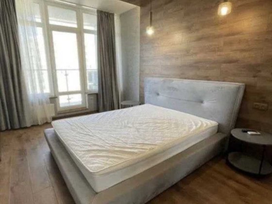 1к УНІВЕРСИТЕТ ВОКЗАЛЬНА 5хв метро ПОДОБОВО посуточно ВІЛЬНА документи Киев