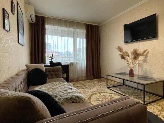 Воскресенская 1. Набережная. Мост сити. 2 кв от собственника. Почасово Дніпро