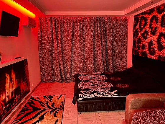 посуточно + почасово, своя без посредников ТРОЕЩИНА Київ