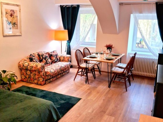 Посуточно квартира подобово центр 16лікарня ГоспітальМечнікова погодин Дніпро