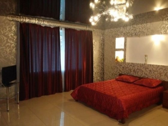 Квартира посуточно центр в самом центре Днепра. Баррикадная Дніпро