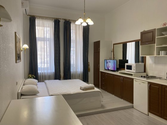 Однокімнатна центр, Золоті Ворота, вокзал, безпечне місце Киев