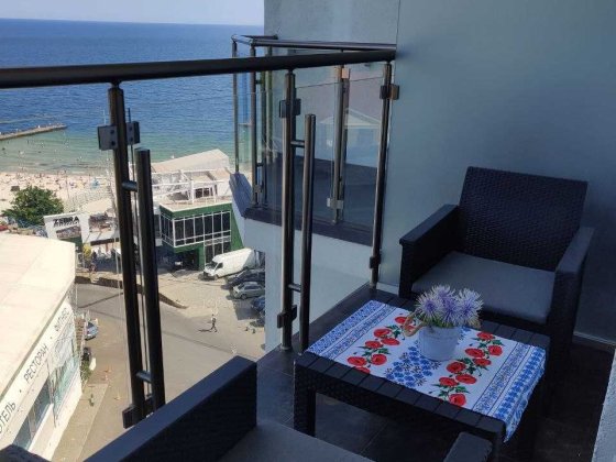 Сдам квартиру посуточно ЖК Миконос 100м. до моря/ Вид на море/ Терраса Одеса