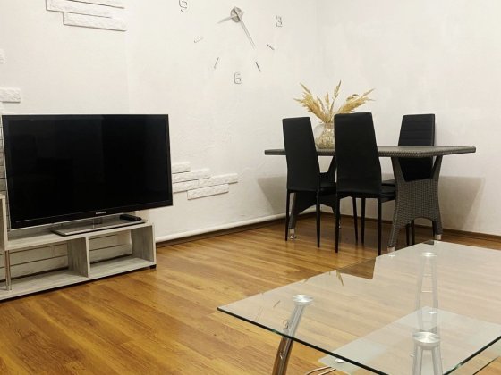 Двухкомнатная квартира посуточно, с парковочным местом на ул Рабочая Степне