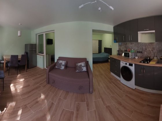 Апартаменти 2025 для 2-4 осіб