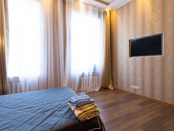 Посуточная квартира м. Ярослава Мудрого 3 мин пешком , с евро ремонтом Степная