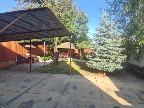 ЗДАЄТЬСЯ подобово котедж м.Берегове..Вільно з 30.07-08.03 Берегово