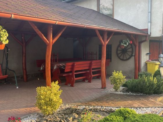 Апартамент подобово 8-10 хв від термальних басейнів .