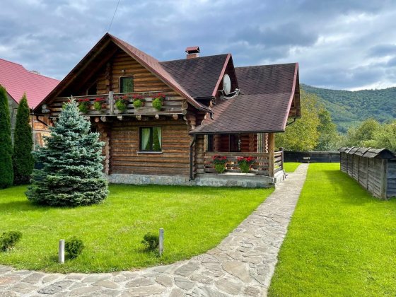 Котедж " Затишний відпочинок " в м.Яремче на 8-10 чоловік. Подобово Яремче