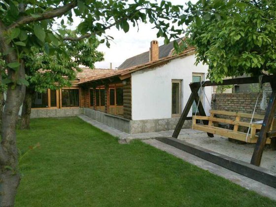 Оренда погодинно Галявини, Будинку, Лазні для відпочинку. Смачна їжа.