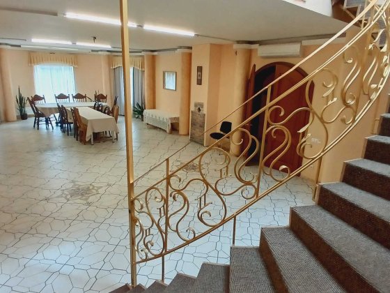 Подобова, погодинна оренда будинку, 14 спальних місць Киев