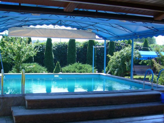 Сдам дом на 1/2 суток, бассейн открытый, баня, теннис, м.Киевская Харьков