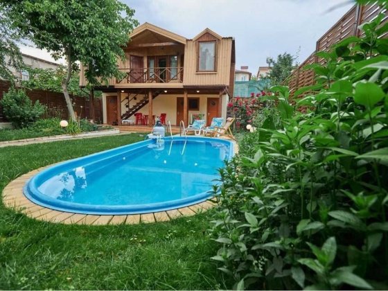 Дом с бассейном посуточно на 10 станции фонтана. Море 10 минут Одесса