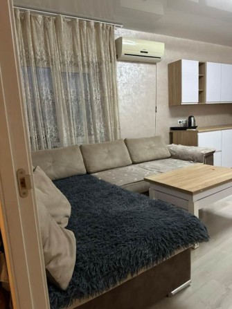 Сдам в аренду Дом. 4 спальных места. Два авто во дворе. - фото 1