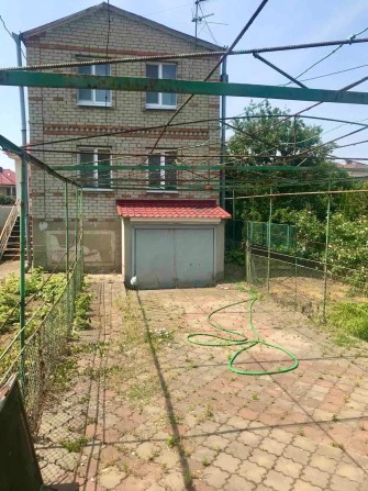 Посуточно дом с хозяйкой возле моря. Двор, беседка, паркоместа. - фото 1