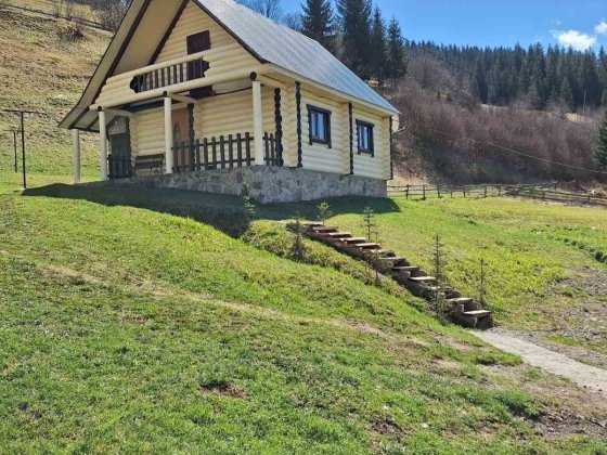 Житло подобово в Карпатах біля озера Синевир"Лісовий Котедж" Синевирская Поляна