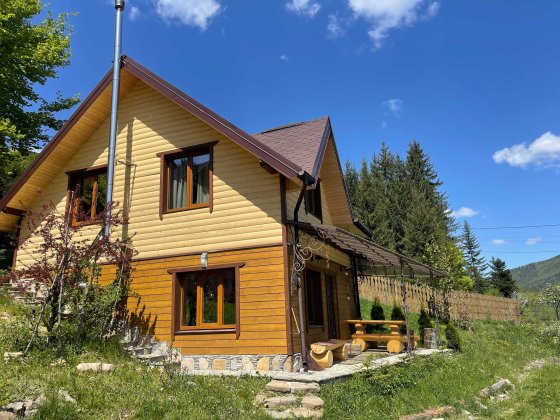 Здаю котедж, вул. Миру 42, на горі під лісом Татарів