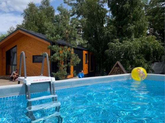 Басейн, Баня, дом, чан под Киевом в лесу. Новые Петровцы Нові Петрівці