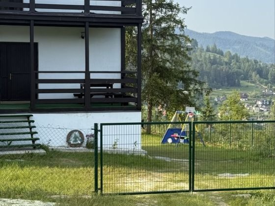 Садиба “Три Смерічки” — відпочинок у Славську з басейном і горами. Славское