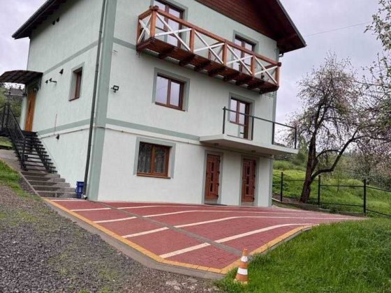 ЖИТЛО  в  Славську Славское