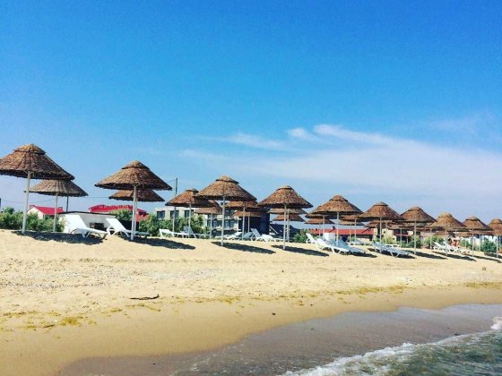 Дом в 2-х минутах от пляжа, п. Каролино-бугаз, ст.Каролино. Каролино-Бугаз