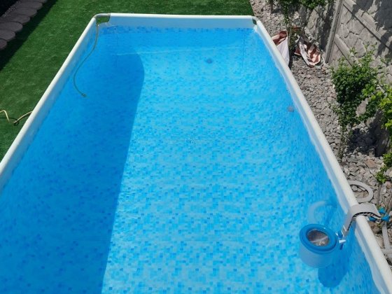 Зона отдыха с бассеином Володимирське