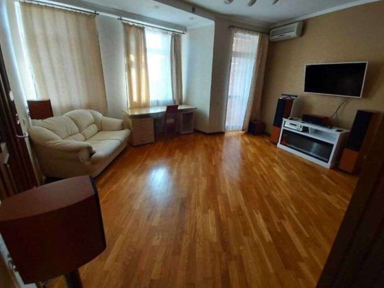 Продаж 1-к квартири вул. Коновальця Євгена 36б Київ