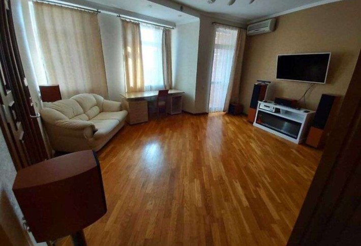 Продаж 1-к квартири вул. Коновальця Євгена 36б - фото 1