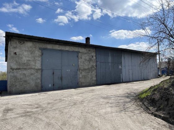 Бокс та два ангари під вантажівки Кам'янське