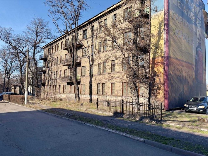 Унікальна 4-поверхова БУДІВЛЯ з власною ЗЕМ.ДІЛЯНКОЮ В СЕРДЦІ МІСТА - фото 1