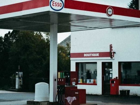 Продаж Фасадної  Заправка Магазин +Ділянка під Склад Гостомель