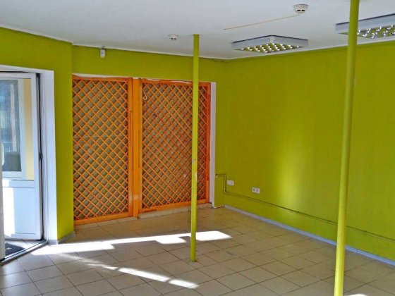 Продам два смежных больших коммерческих помещения, центр Черноморска Черноморск