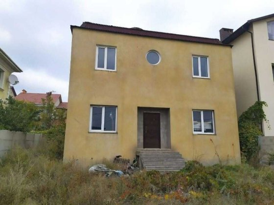 Громадська будівля та земельна ділянка, майно ТОВ "Вердикт Капітал" Чорноморськ