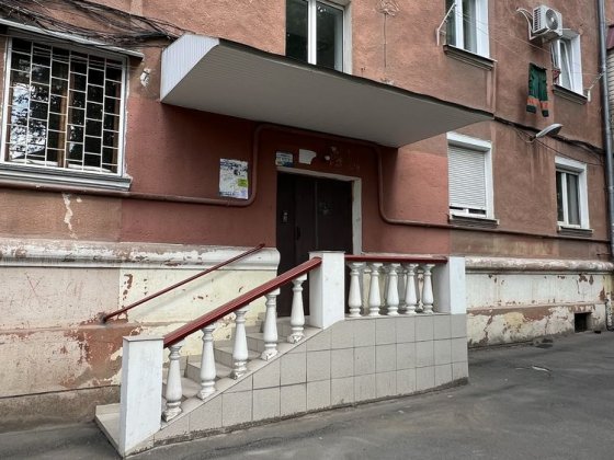 Продаю  офисное помещение в сталинке на Мира Чорноморськ