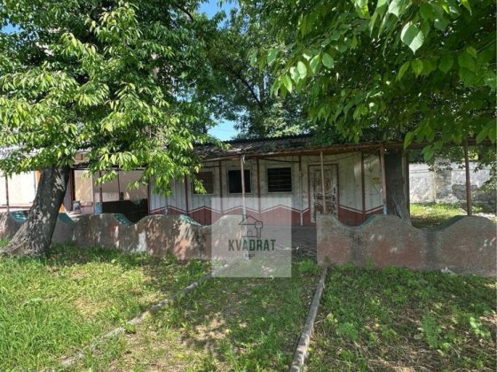 Продам комерційне приміщення з вигідною локацією Кам'янець-Подільський