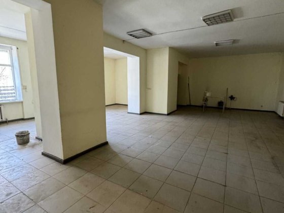 Продається комерційне приміщення . Центр. Кам'янець-Подільський