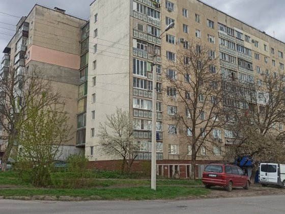 Продається комерційне приміщення.м-н.Жовтневий. Кам'янець-Подільський