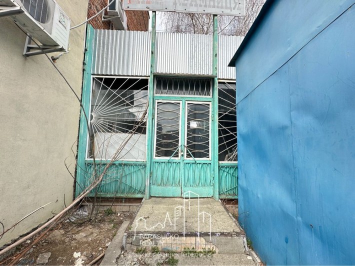 Продам комерційне приміщення на центральному ринку - фото 1