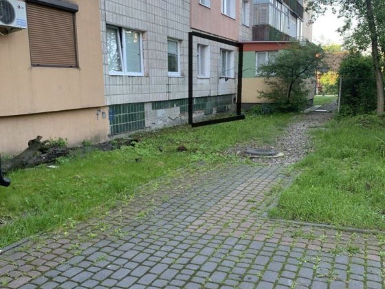 Трьох кімнатна Квартира комерція приміщення 3 офіс Коломыя