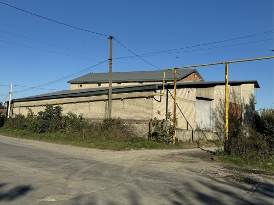 Будівля з приміщеннями виробничого,складського чи офісного призначення Каменец-Подольский