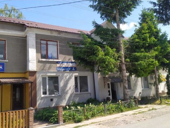 Нежитлова будівля 100,3 м2. 0.08 га, Кременець, вул. Базарна, 9 Кременець