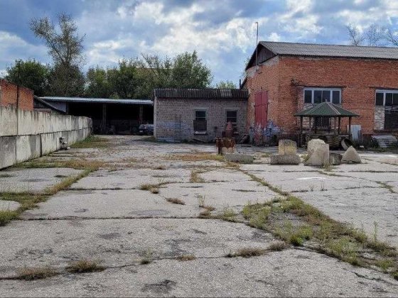 Земля та три цехи комерційна нерухомість Лозова