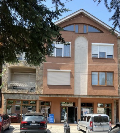 Продам комерційне приміщення в центрі Мукачеве - фото 1