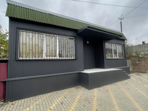 Комерційне приміщення з великою морозильною камерою Звягель