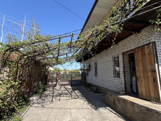 Продается отель и магазин. Святогорск. 