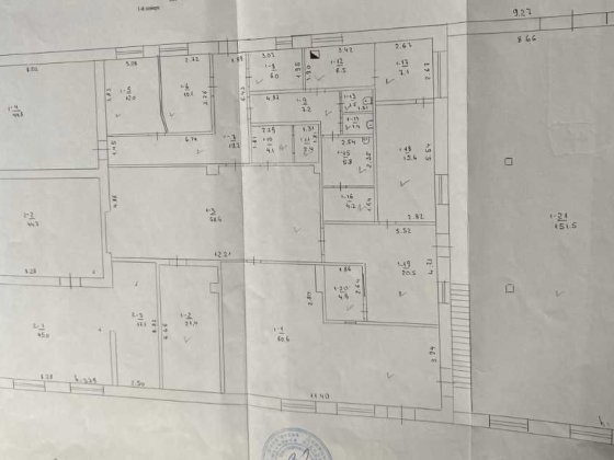 Продаётся отдельно стоящее здание в центре города. 