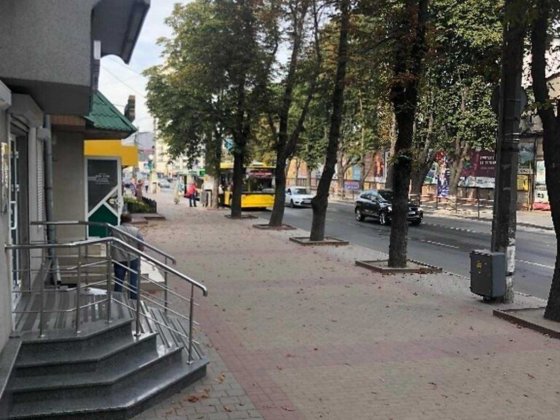 Продаж фасадного комерційного приміщення в центрі міста. Кам'янецька. Хмельницкий
