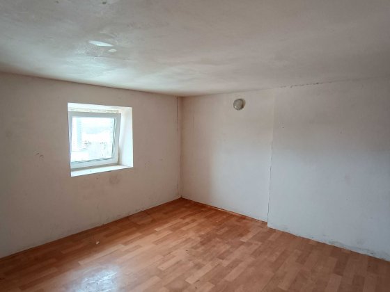 Продам приміщення в житловому будинку! Хмельницький