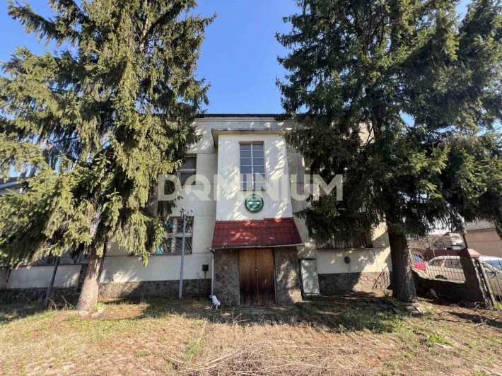 Продається комерція на центральній дорозі, м. Хуст - фото 1
