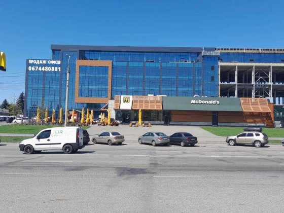 приміщення площею 36 кв.м. у Торгово-офісному комплексі Темп Хмельницький